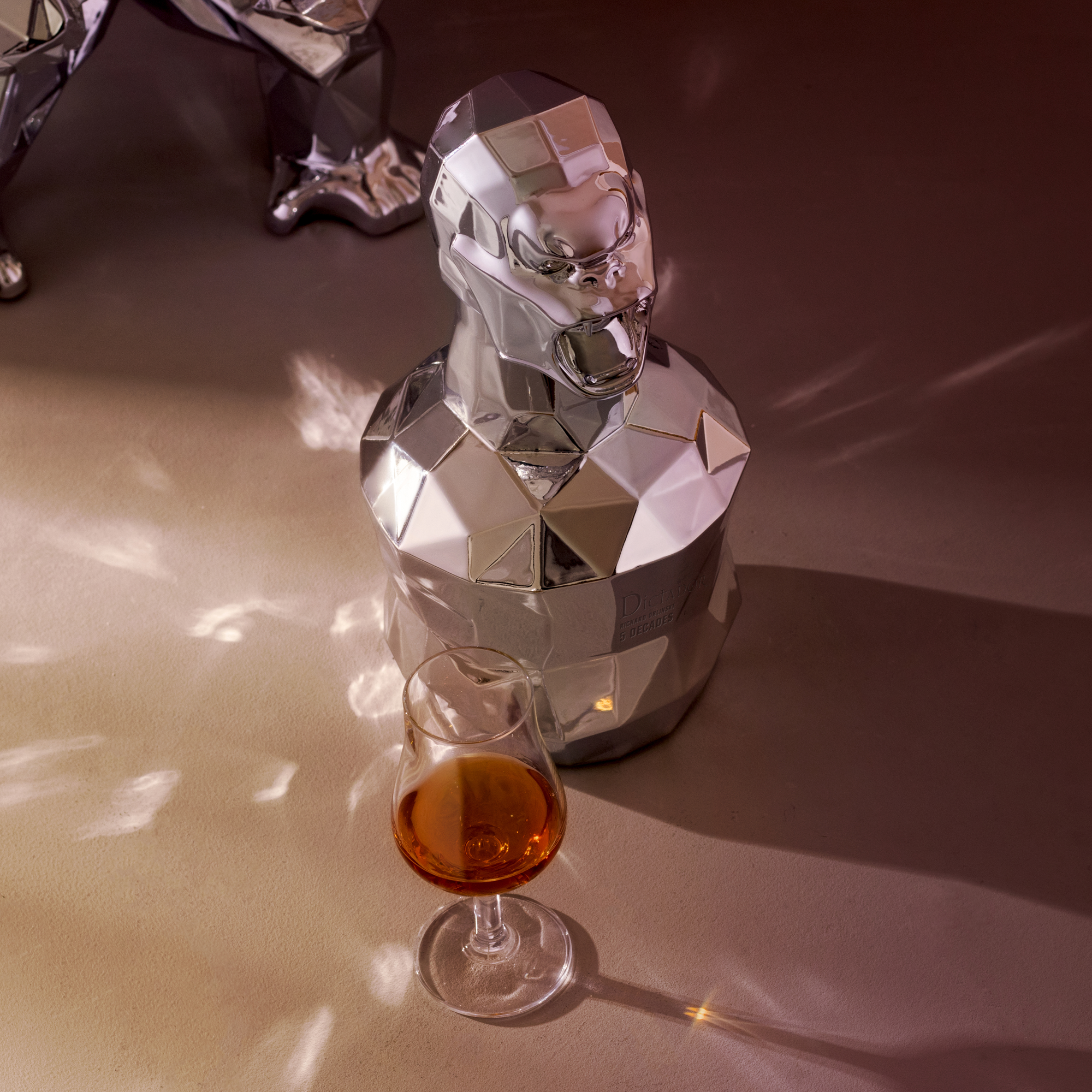 Dictador x Richard Orlinski 5 Decades <h5>Model RO Platinum</h5> - Image 5