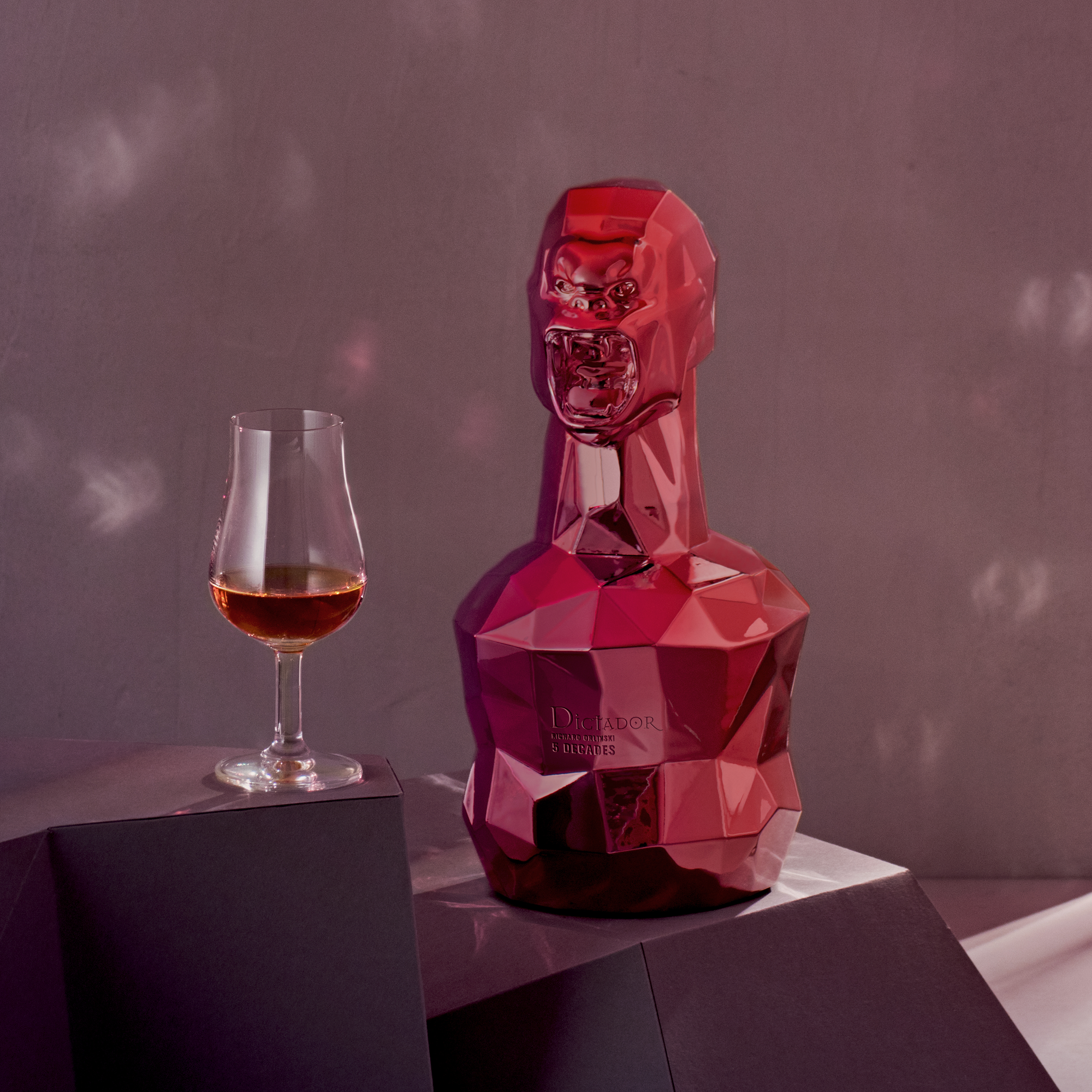 Dictador x Richard Orlinski 5 Decades <h5>Model RO Red</h5> - Image 6